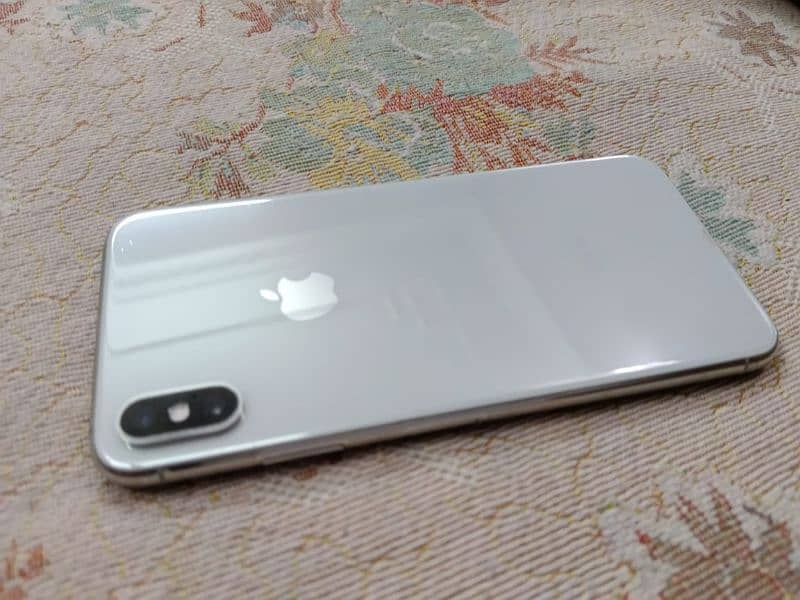 Apple iPhone Xs max 5