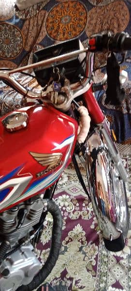 Honda CG 125, model 2022, sealed engine with genuine papers. 6