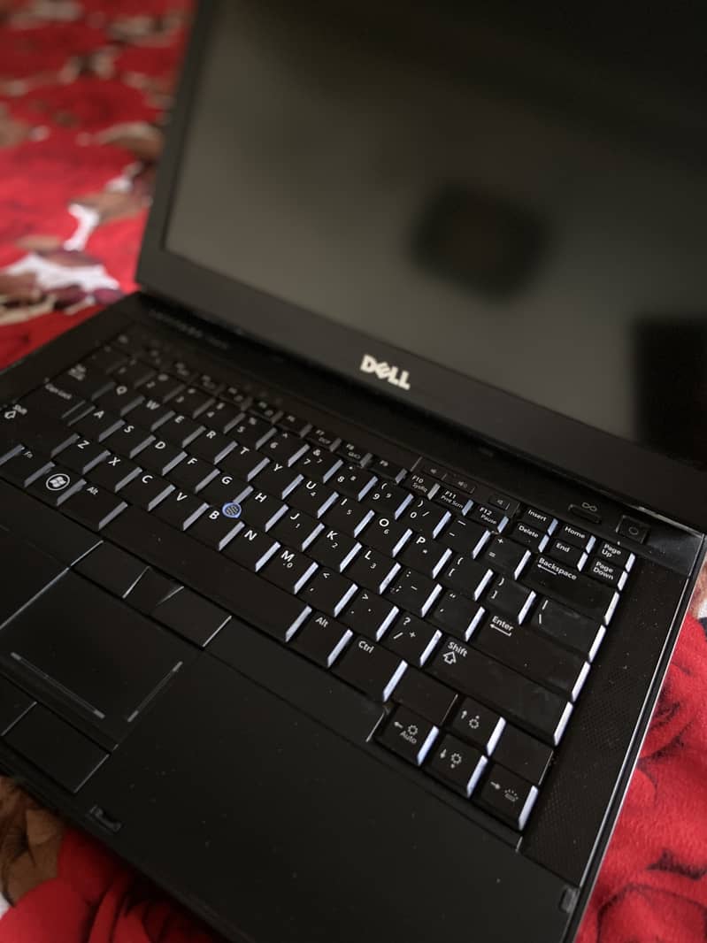 Dell laptop for sale core i3 4Gb RAM 500HDD 3