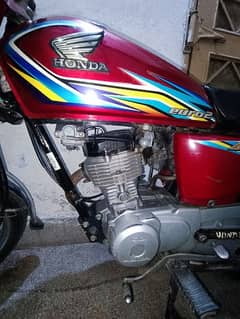 honda 125 2018c Lahore register all okay (price can be negotiable)