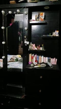 showcase & dressing table