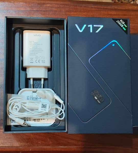 Vivo v17 8/256gb box with original charger. 9/10 condition. 3