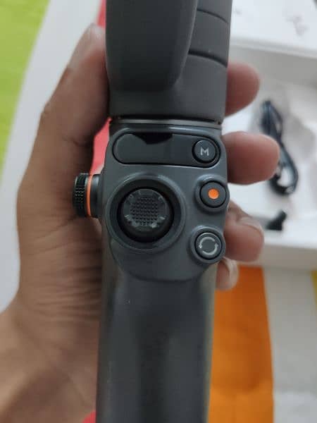 DJI Osmo Mobile 6 ( OM6 ) Gimbal 4