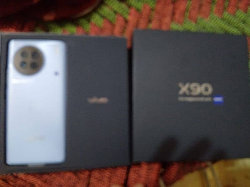 vivo x90 5