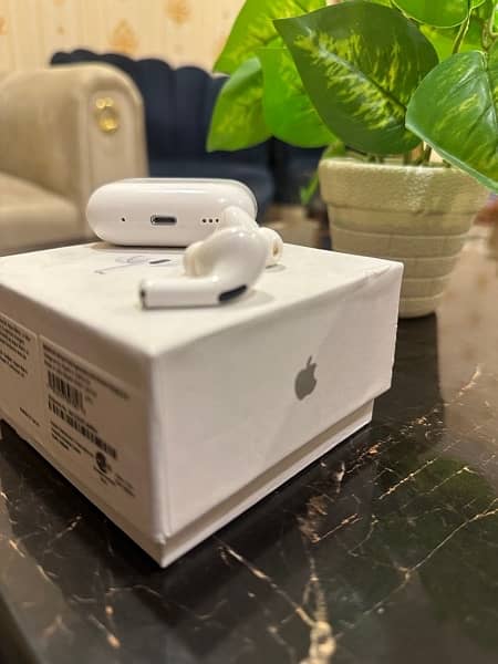 Apple Airpods 2nd generation 3