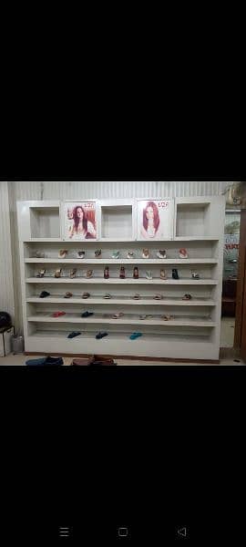 shoes display 0