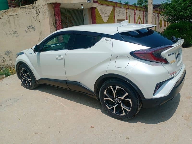 Toyota C-HR  G Led 12