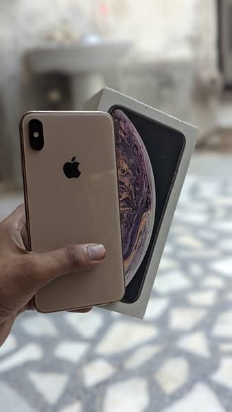 iPhone XSMAX PTA APPROVED WITH BOX 64gb 1