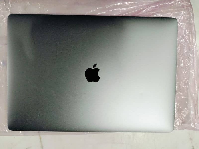 Apple MacBook Pro 2019, Led 15,4 Inch, Core i7, Ram 16, Touch Bar 0