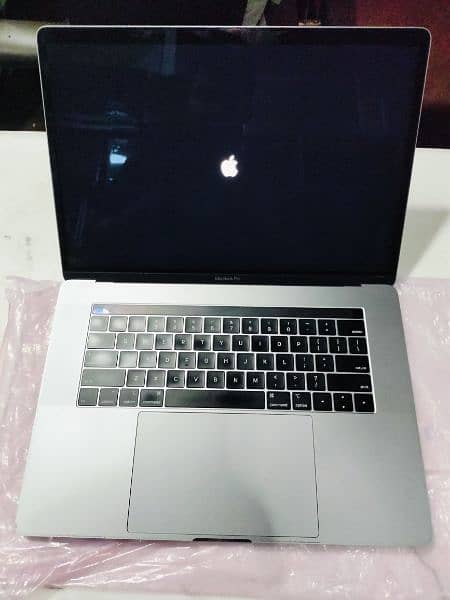 Apple MacBook Pro 2019, Led 15,4 Inch, Core i7, Ram 16, Touch Bar 1