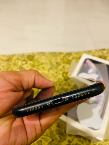 iPhone XR 64gb with box PTA APPROVED 4