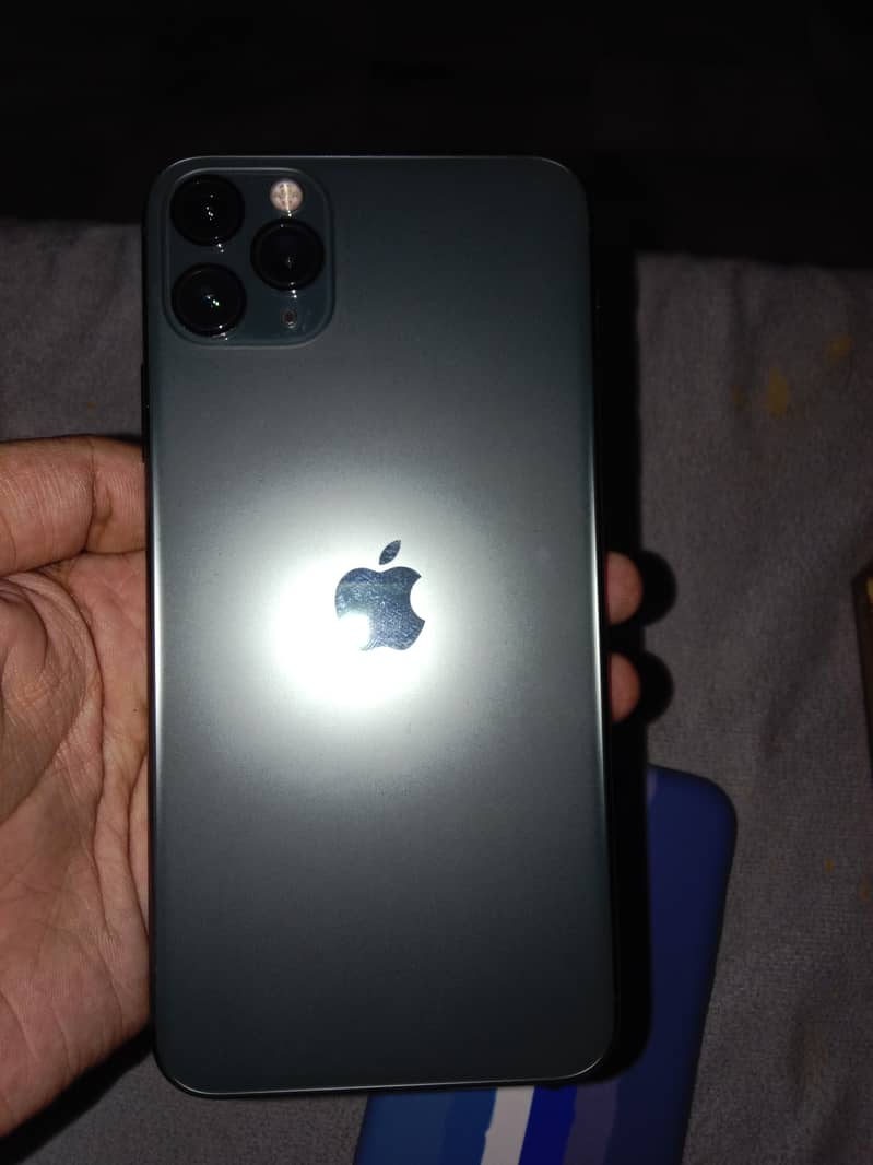 I phone 11 pro max 256gb 0