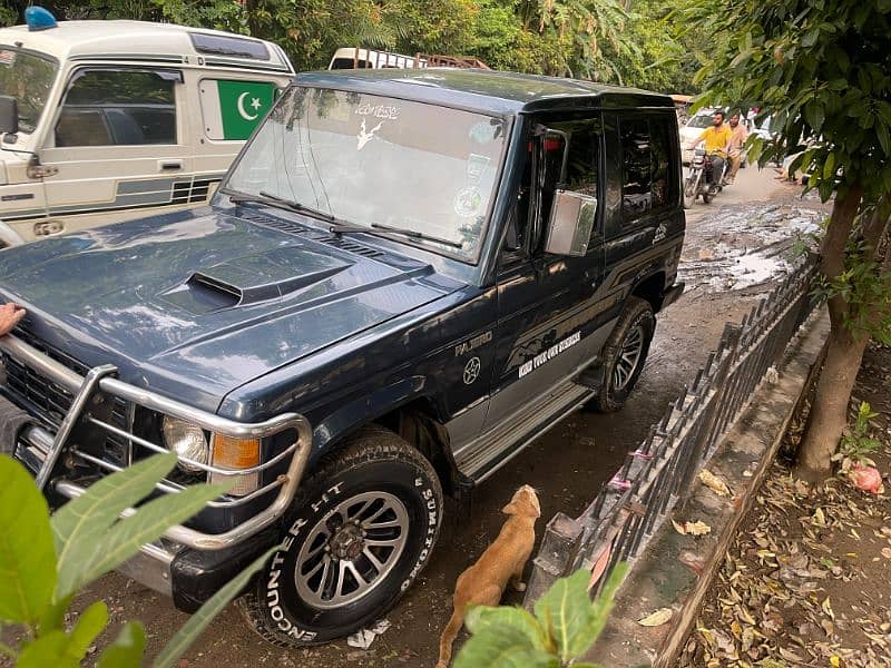 Mitsubishi Pajero 1986 0