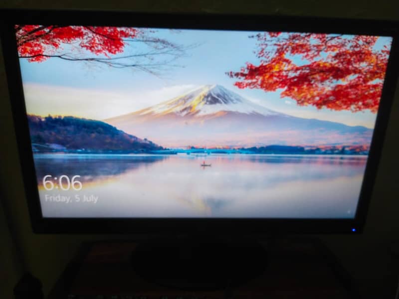 24 inch HP slim monitor for sale 1