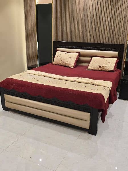 Matte Finish Bed Set in Excellent Condition | DHA 1