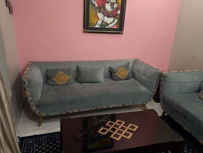 A1 condition sofa set 2 years used in fresh condition. 1