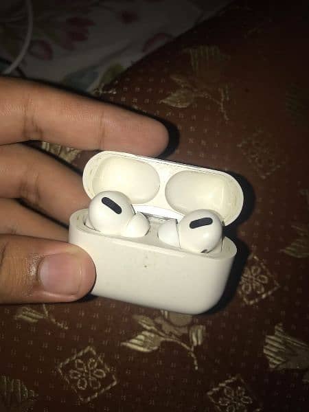 AIRPODS pro 0