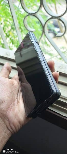 samsung galaxy Z fold 2 10