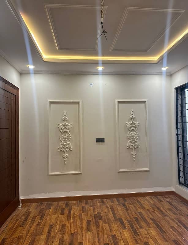 5 Marla Beautifully designed house For Rent In Park View City Lahore. 4