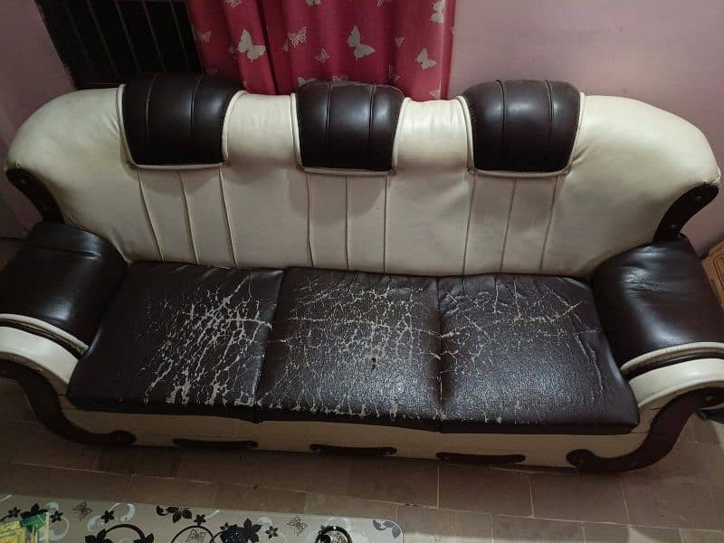 5 seater Rexine sofa set 1