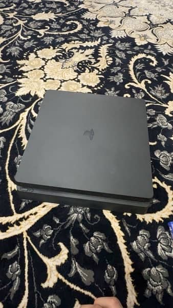 ps4 slim 500gb in very good condition 1