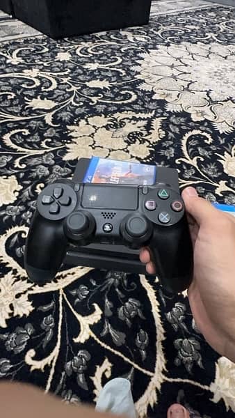 ps4 slim 500gb in very good condition 3