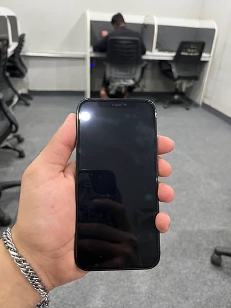 iPhone 12 pro 100 health jv 128 gb 3