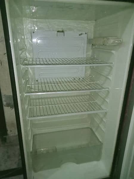 Dawlance fridge for sale good condition 2