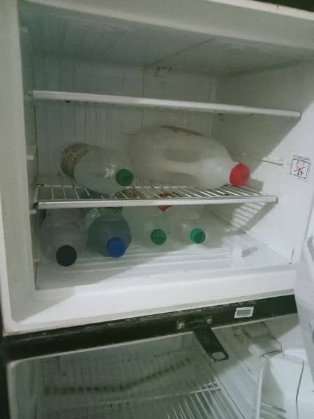 Dawlance fridge for sale good condition 3