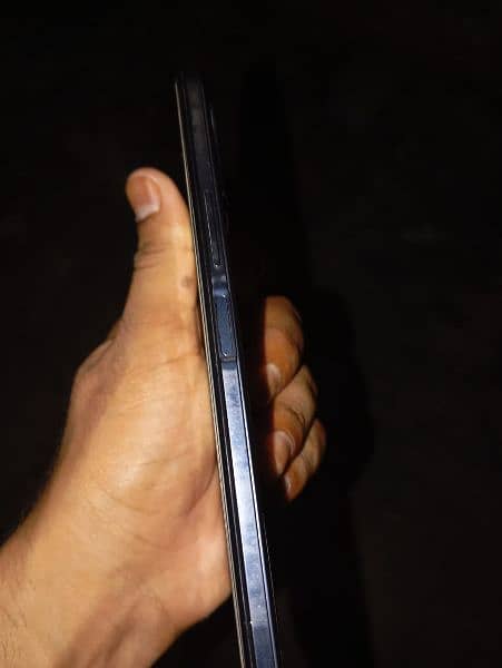 Vivo y33s 8+4 128 pta blocked only ufone SIM working,phone + chager 2