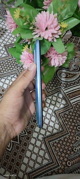 vivo v23e 8+4/128 with box ,finger in display 03*06*62*83*419 4