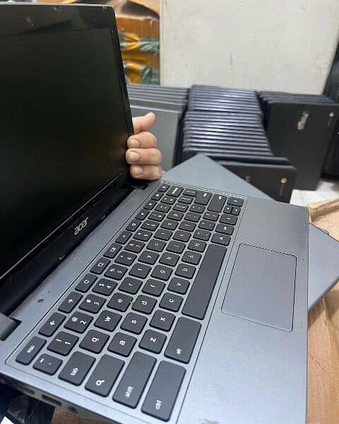 Acer C740 5th gen پہلے پارسل کھول کر چیک کریں۔ اور بعد میں پیمنٹ کریں۔ 2