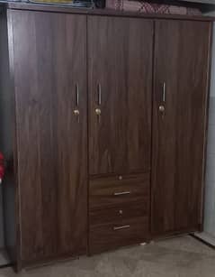 3 door wardrobe