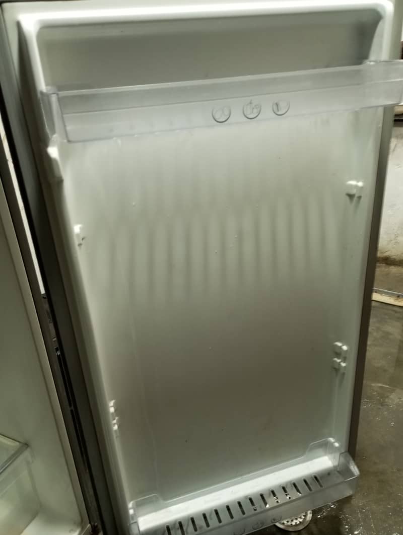 CHANGHONG RUBA TOUCH SYSTEM FRIDGE 8