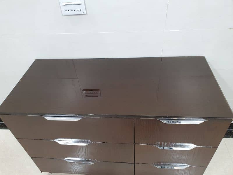 Brown Dressing Table with Glass Top 1