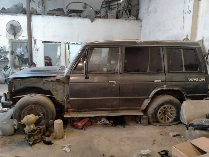 Mitsubishi Pajero 1986 4