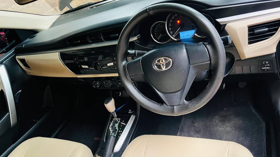 Toyota Corolla GLI 2016 Automatic 3