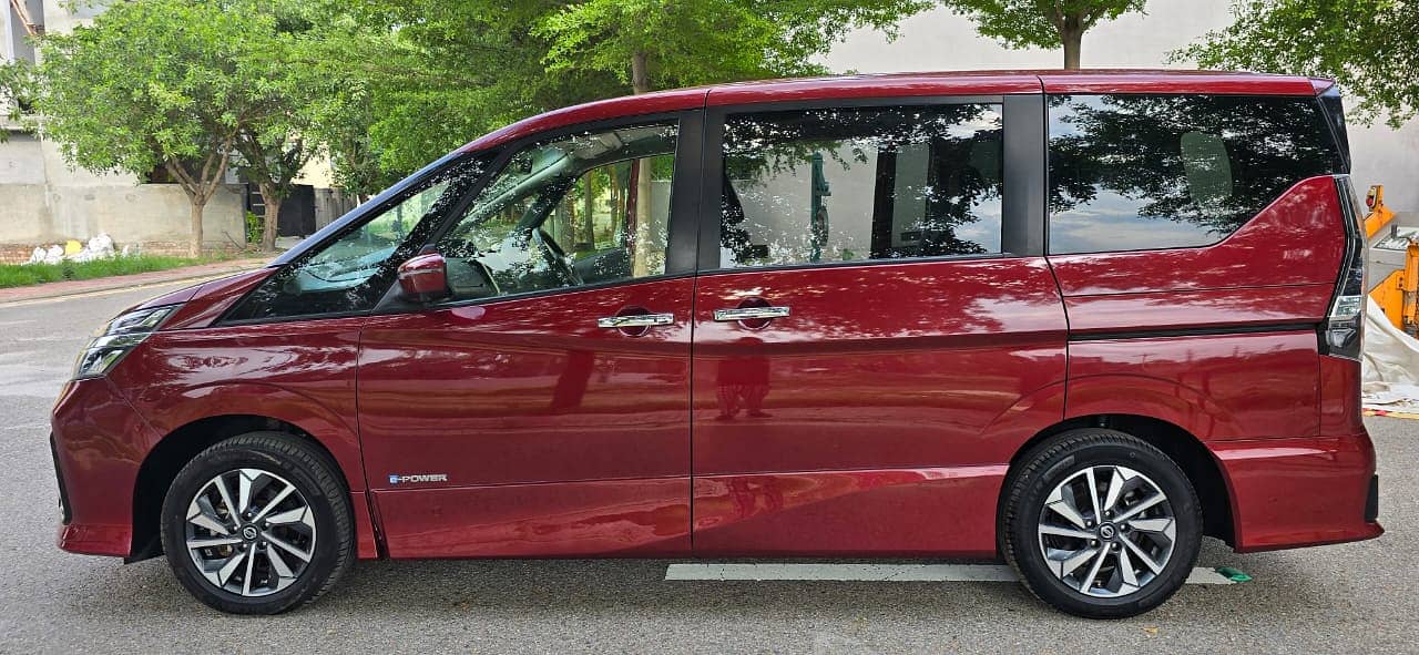 Nissan Serena E-Power Highwaystar V 2019  Model 1