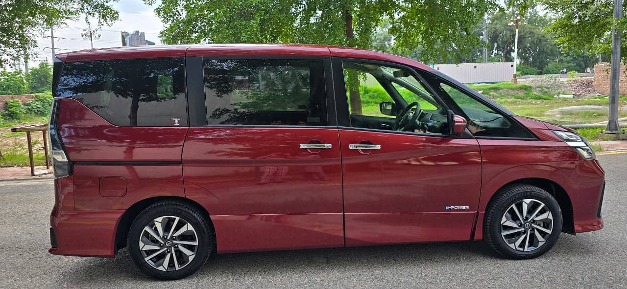 Nissan Serena E-Power Highwaystar V 2019  Model 2