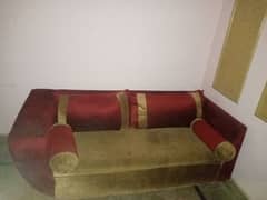 3 Seater Sofa For Sale in Good Cindition with Pillows