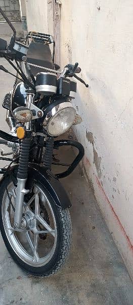 150 Suzuki jenyan condition Mey hey bilkul saf suthri hey 4