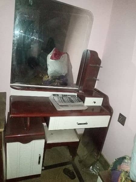 Beautiful Dressing Table is For Sale on Reasonable Price 0