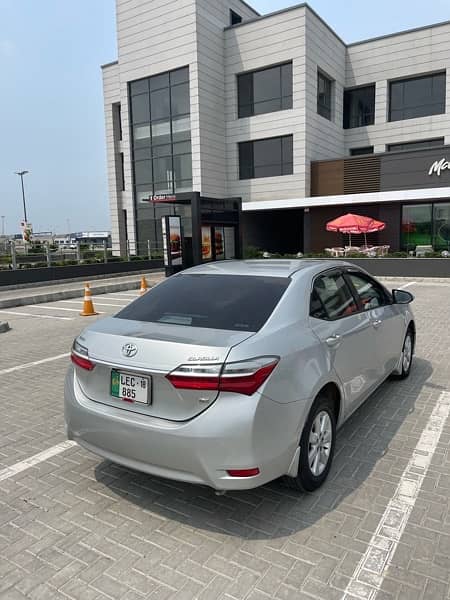 Toyota Corolla GLI 2018 Automatic 3