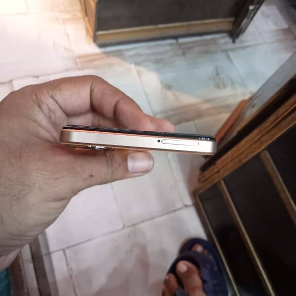 vivo y 17s condition 10 by 10  6 + 6 128gb only mobile and charger 4