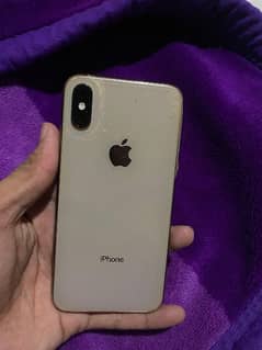 iphone xs for sell condition 10 by 10 bettery healthy 79% GB 64