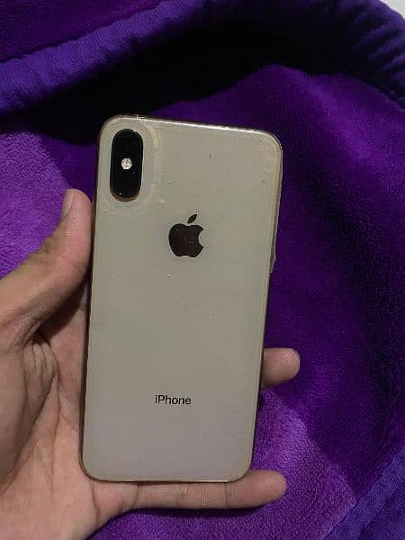 iphone xs for sell condition 10 by 10 bettery healthy 79% GB 64 0