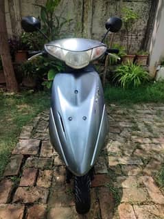 Scooty Suzuki v50G