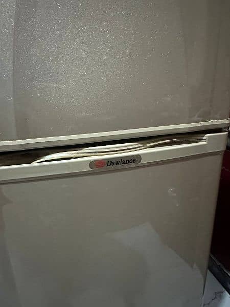 Dawlance Medium Size Fridge 4