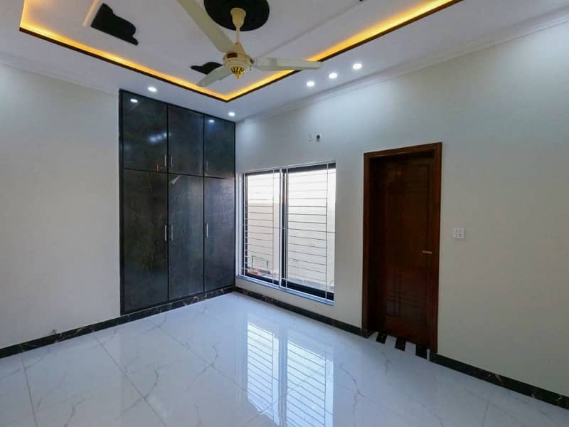 A Beautiful Modern House For Sale In Central Park AA Block 12