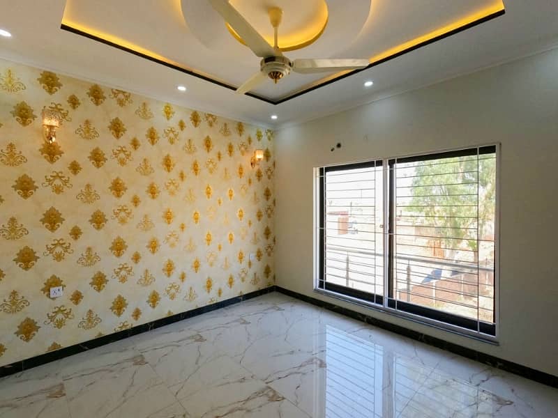 A Beautiful Modern House For Sale In Central Park AA Block 20